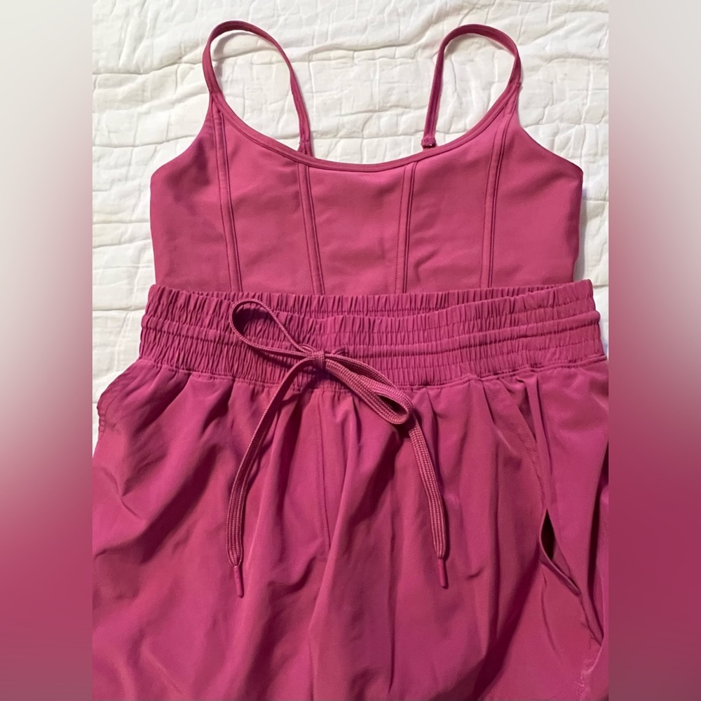 EUC Abercrombie and fitch Activewear (YBL) Top and Shorts!